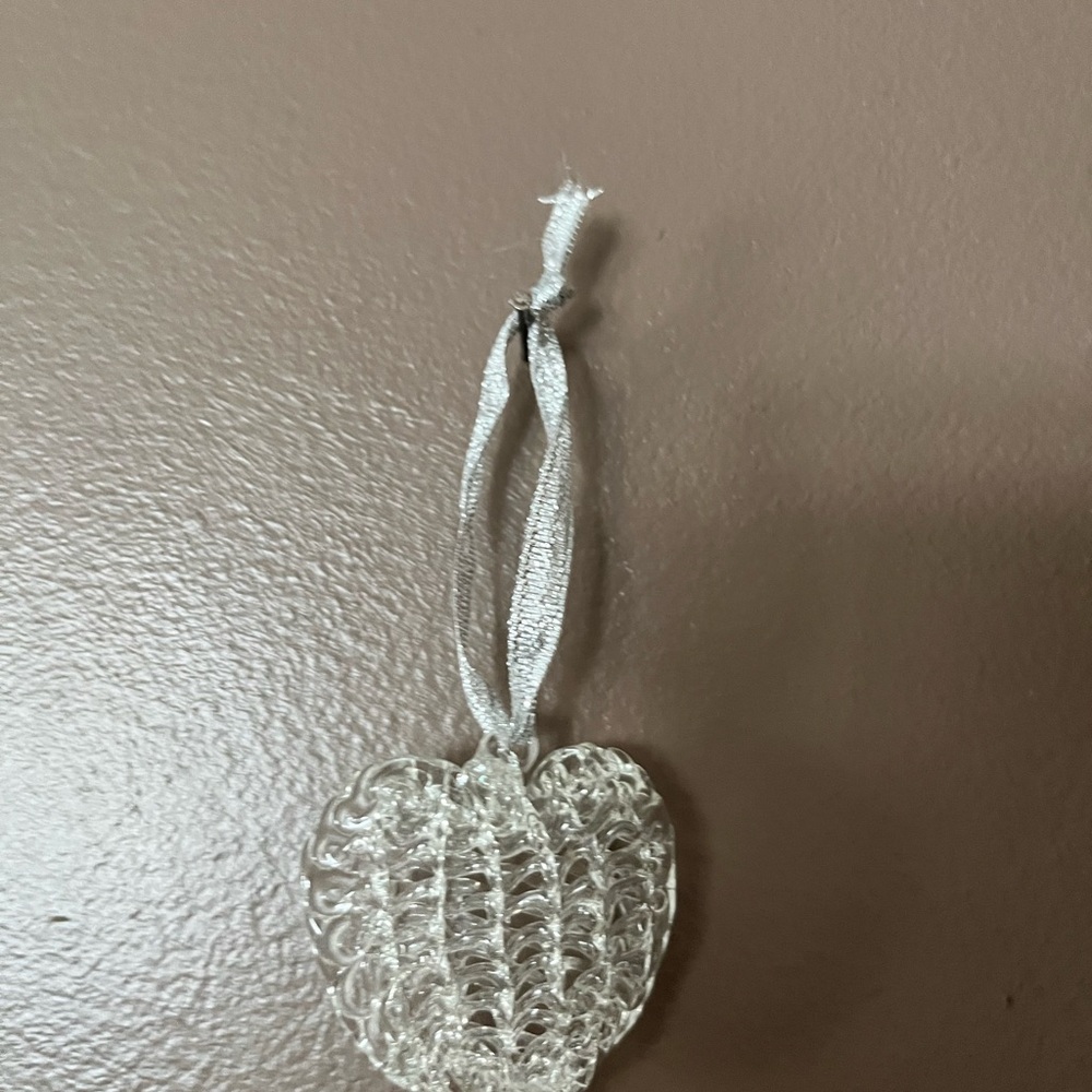 Glass blown Valentine’s Day Heart Ornaments Set of 8 with Silver Ribbon - Picture 10 of 10